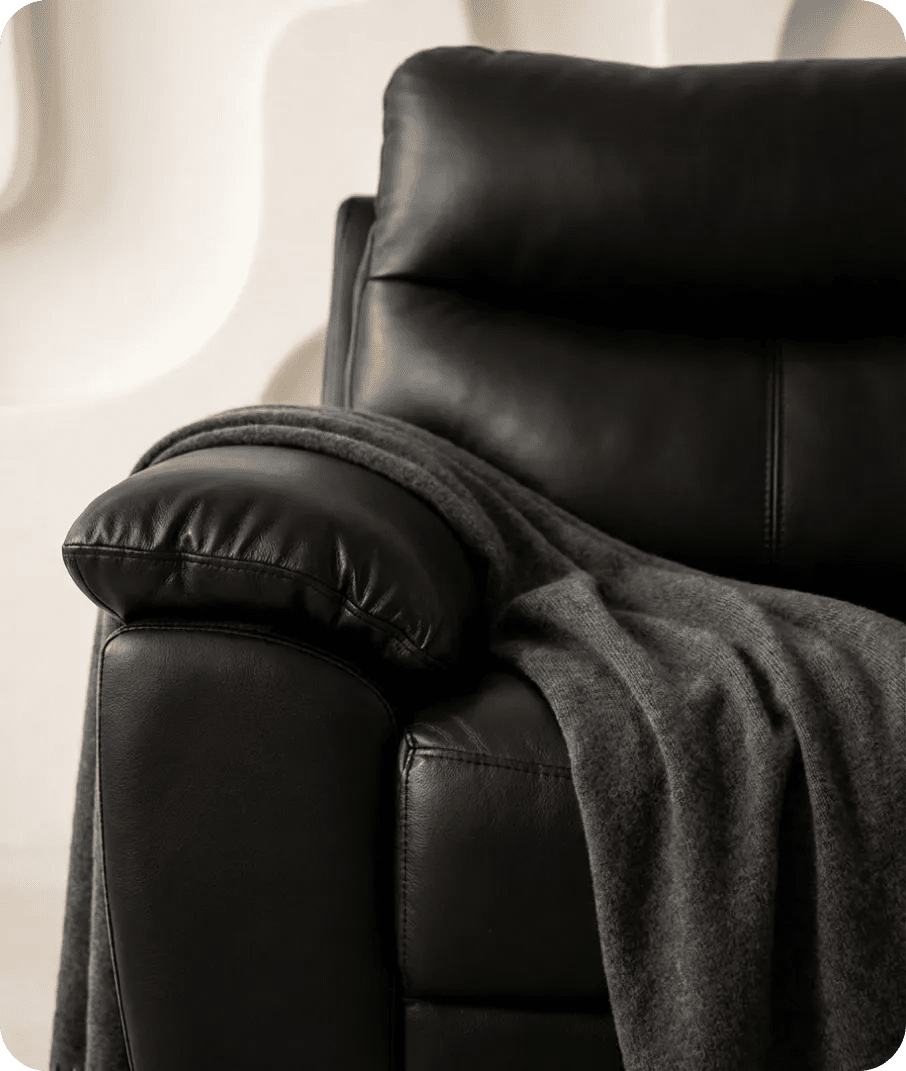 ascot-black-leather-armchair-close-up-detail